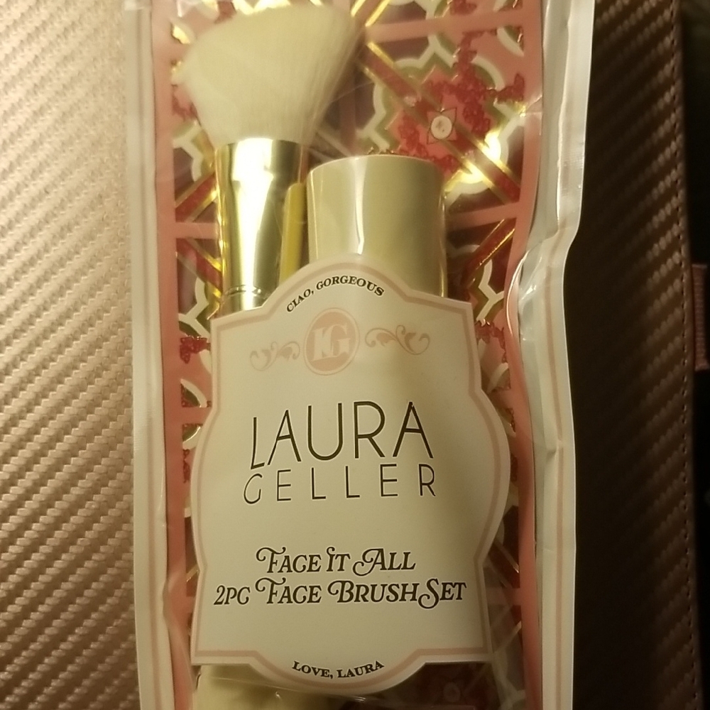 Laura Geller Gold Makeup Brush for Powder Application